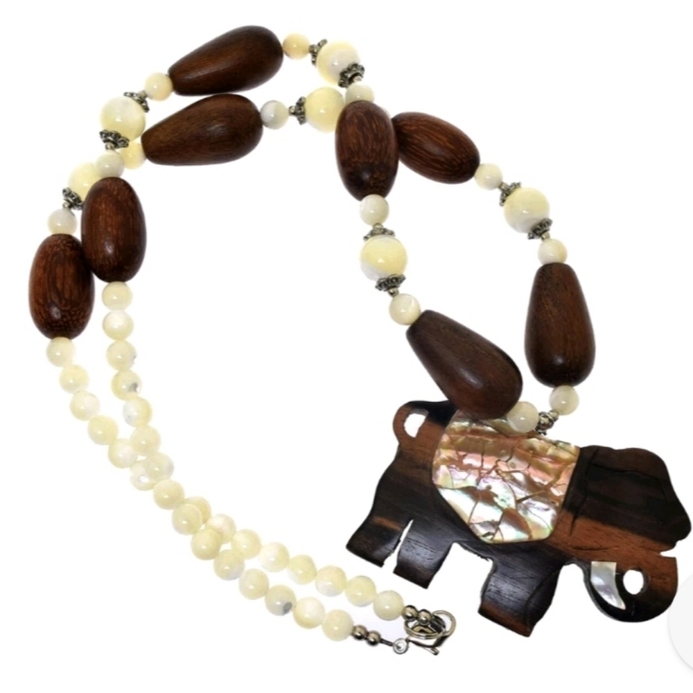 Vintage Lee Sands Handcrafted Wooden Elephant Pendant Necklace Mother of Pearl